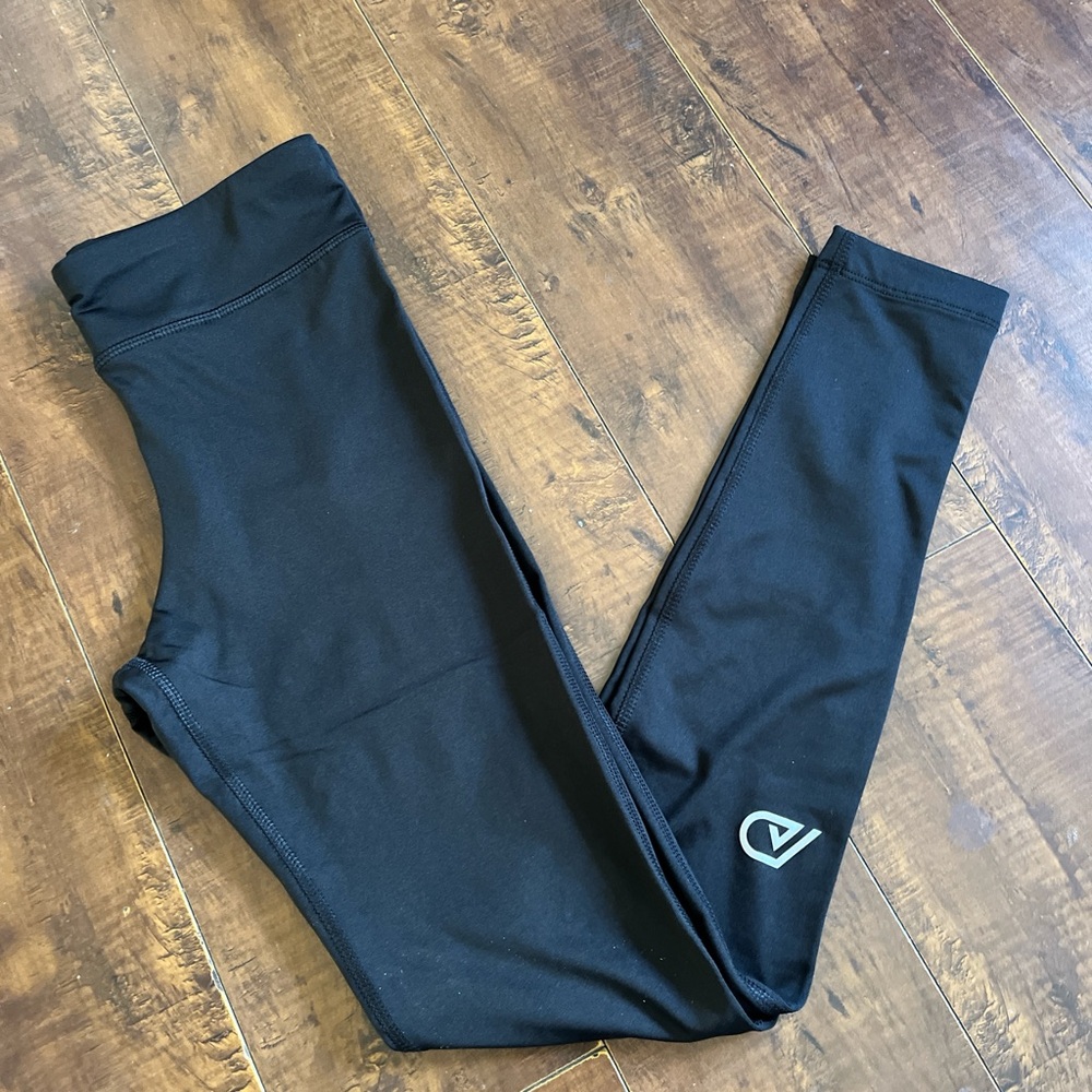 Woman’s Black Active Leggings *Bundle of 6* - Picture 3 of 7